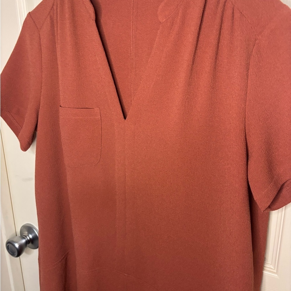 LUSH Rust Brown Short Sleeve Shift Dress | V-Neck | Size M autumn every day tim - Picture 5 of 8